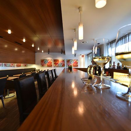 Heinhotel Vienna Airport Швехат Экстерьер фото