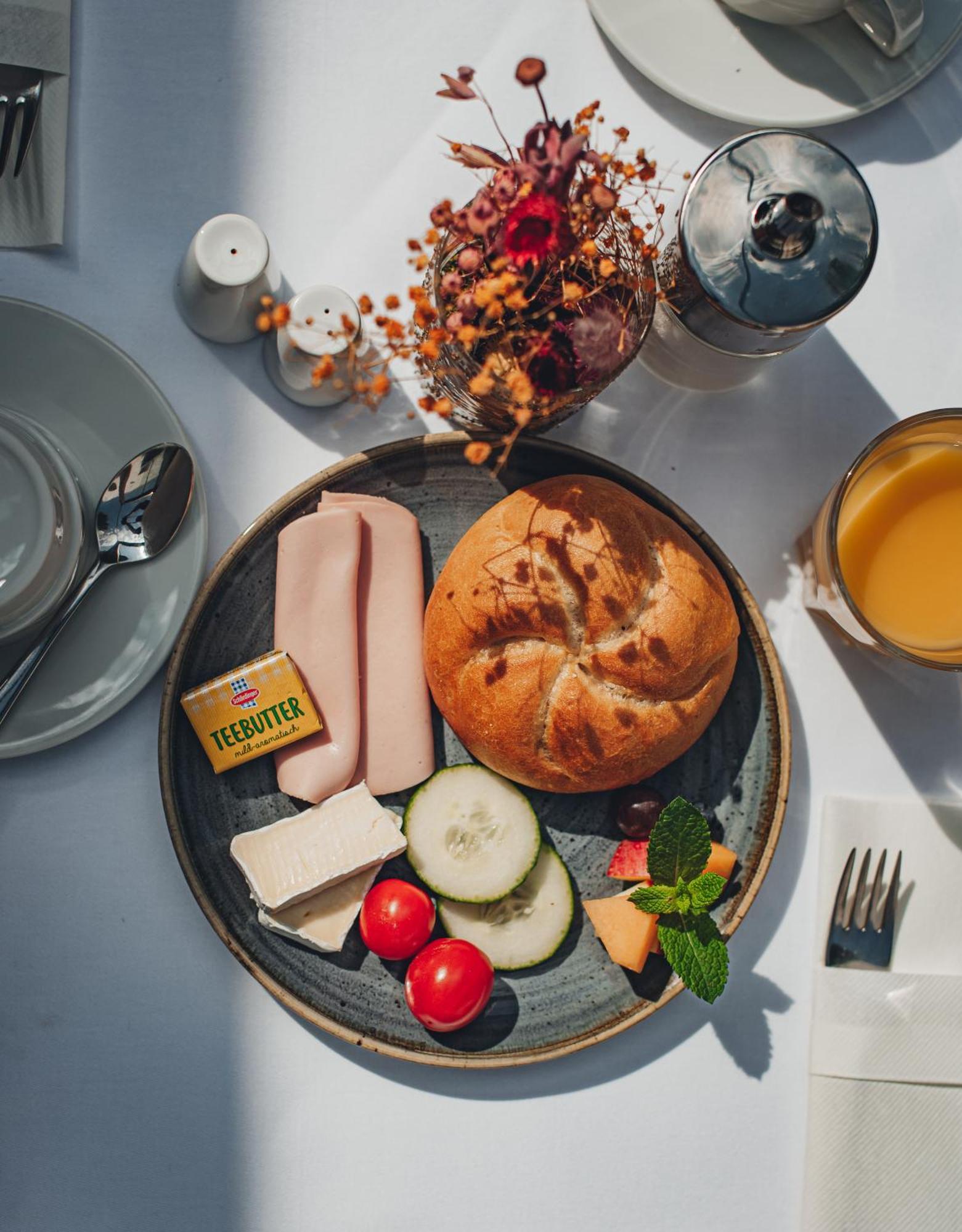 Heinhotel Vienna Airport Швехат Экстерьер фото